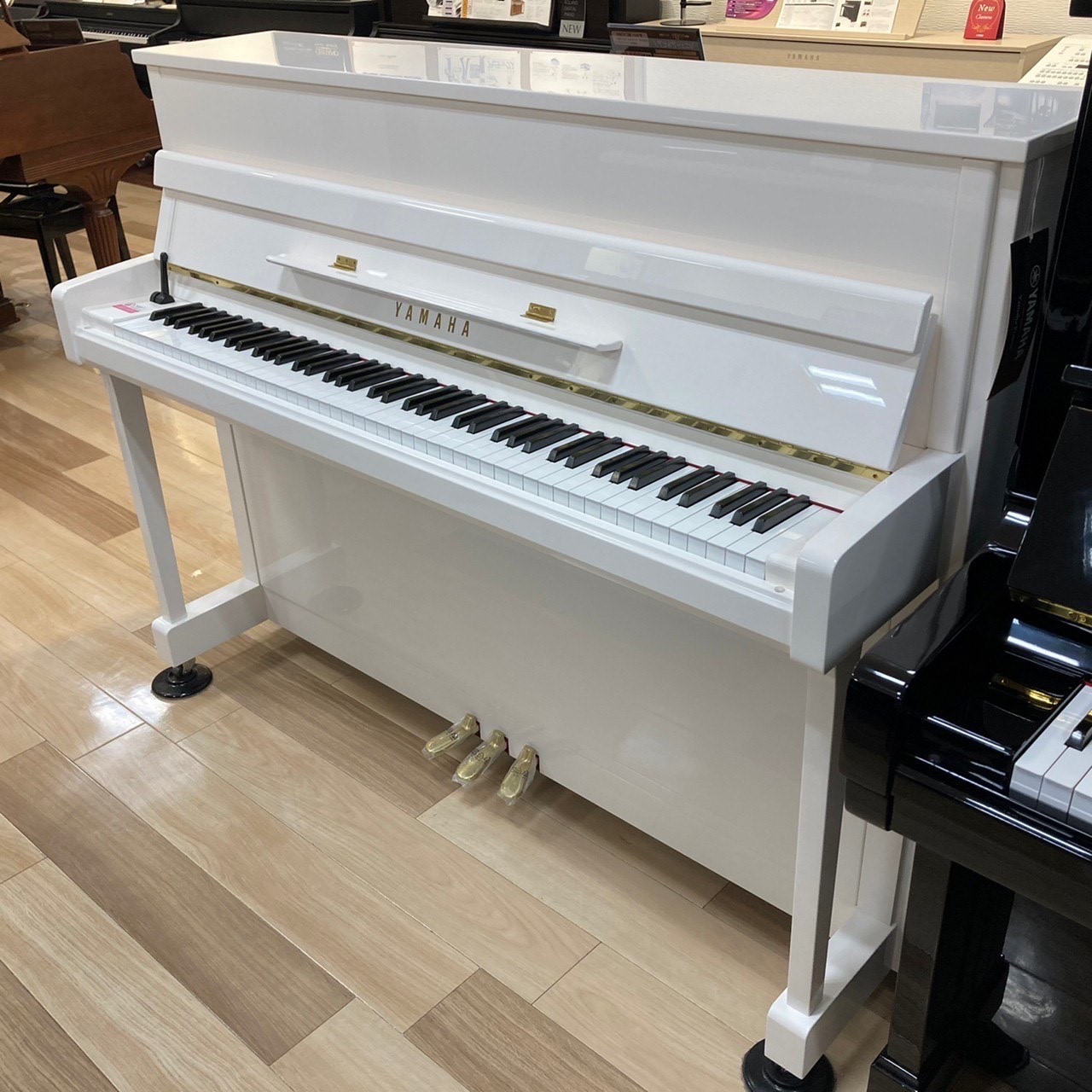 ★未使用品★展示現品限り アップライトピアノ【ヤマハ／b113PWH】愛知 サロン