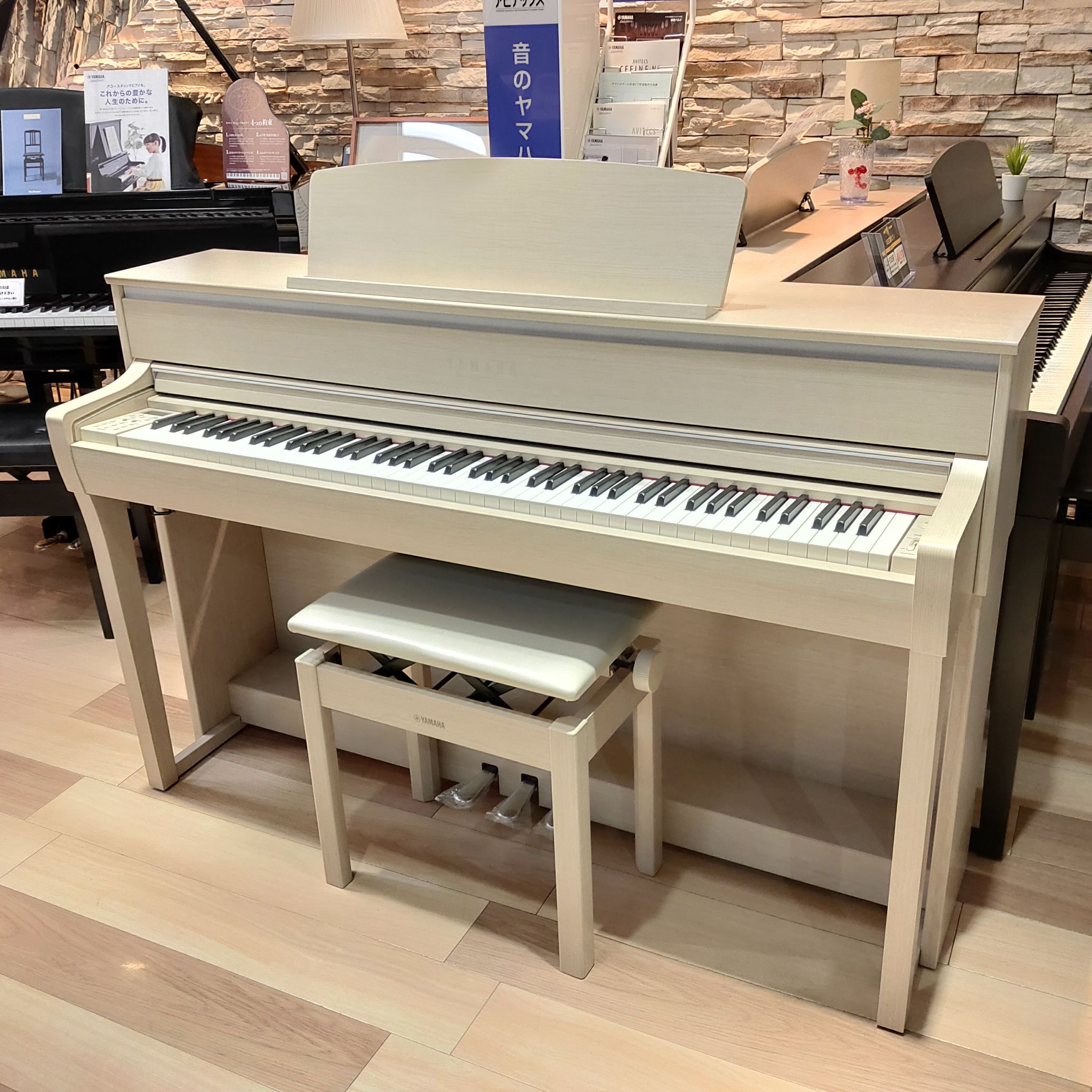 中古クラビノーバ【YAMAHA／CLP-675WA】名古屋 倉庫